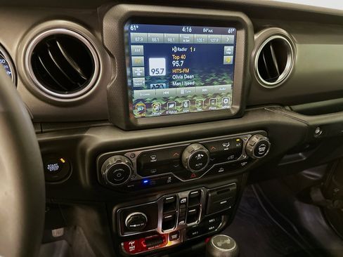 Used 2023 Jeep Wrangler Unlimited Rubicon 4xe image 26