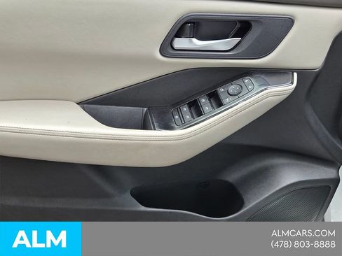 Used 2025 Nissan Rogue SV FWD image 22
