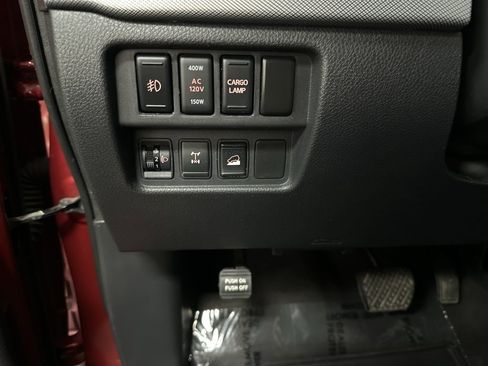 Used 2017 Nissan Titan PRO-4X w/ Pro-4x Convenience Package AWD/4WD image 31