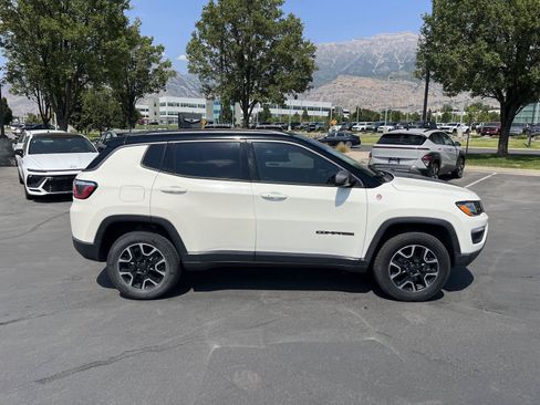 Used 2019 Jeep Compass Trailhawk AWD/4WD image 6