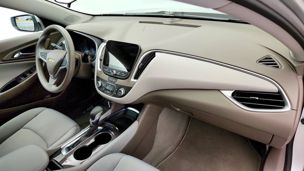 Used 2022 Chevrolet Malibu LS w/ Driver Confidence Package FWD image 24