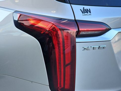 Used 2020 Cadillac XT6 Premium Luxury w/ LPO, Floor Liner Package AWD/4WD image 35