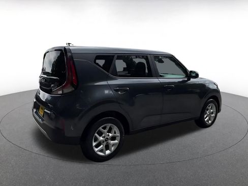 Used 2025 Kia Soul LX w/ LX Technology Package FWD image 15