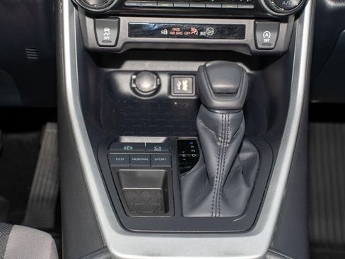 Used 2025 Toyota RAV4 XLE w/ Convenience Package image 25