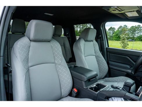 Certified 2026 Toyota Tacoma SR5 AWD/4WD image 17