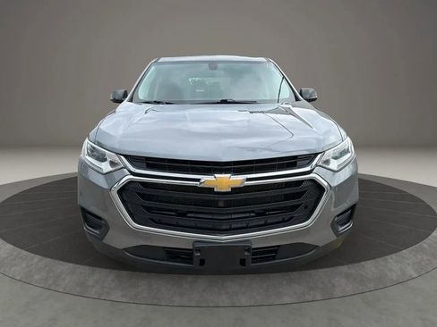 Used 2020 Chevrolet Traverse LS FWD image 2