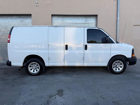 Used 2011 Chevrolet Express 1500 RWD image 8