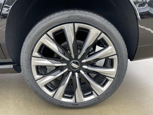 New 2026 Cadillac Escalade Luxury w/ Touring Package image 10