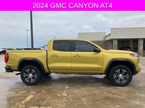 Used 2024 GMC Canyon AT4 AWD/4WD image 8