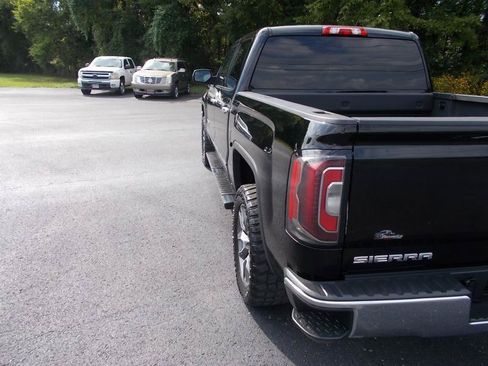 Used 2017 GMC Sierra 1500 SLT w/ SLT Premium Package AWD/4WD image 4