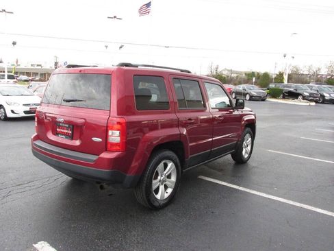 Used 2014 Jeep Patriot Latitude FWD image 8