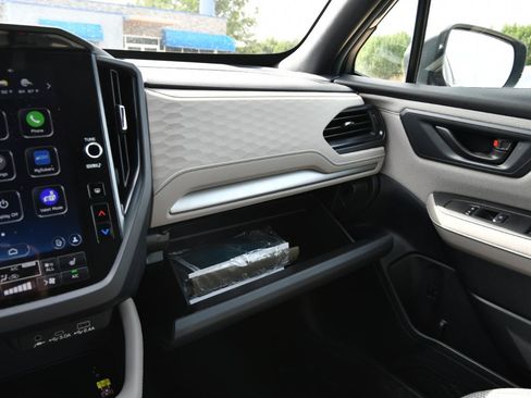 Used 2026 Subaru Forester Premium AWD/4WD image 17