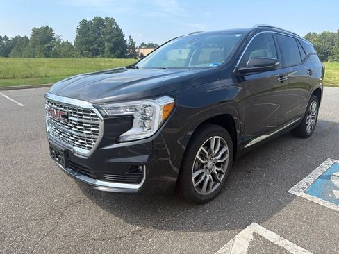 Used 2023 GMC Terrain Denali AWD/4WD image 3