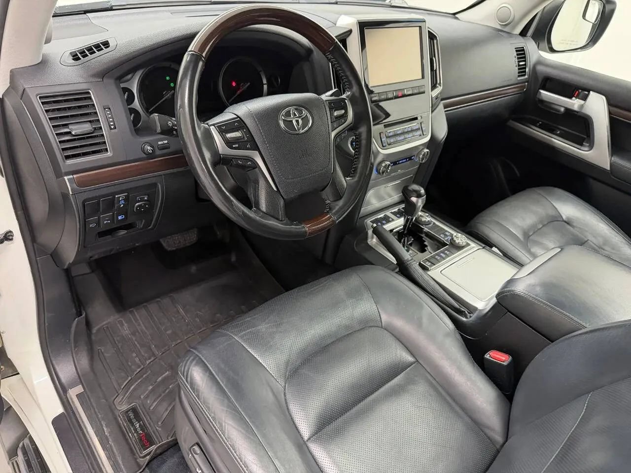 Used 2018 Toyota Land Cruiser AWD/4WD image 10