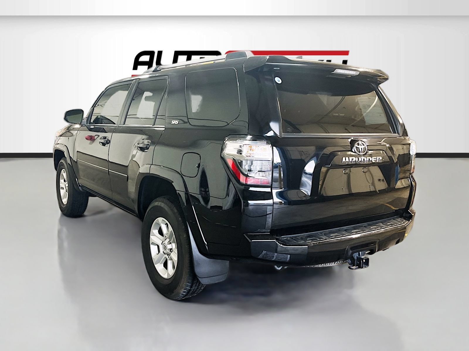 Used 2024 Toyota 4Runner SR5 Premium w/ Moonroof Package AWD/4WD image 5