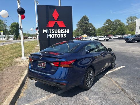 Used 2023 Nissan Altima 2.0 SR FWD image 3