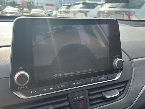 Used 2025 Nissan Altima 2.5 SV FWD image 16