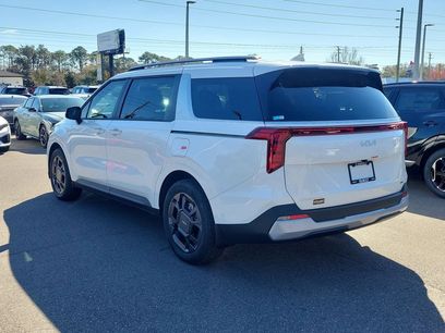 New 2026 Kia Carnival EX