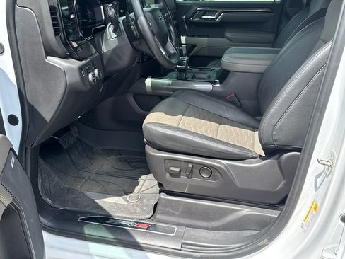 Used 2024 Chevrolet Silverado 1500 ZR2 AWD/4WD image 9