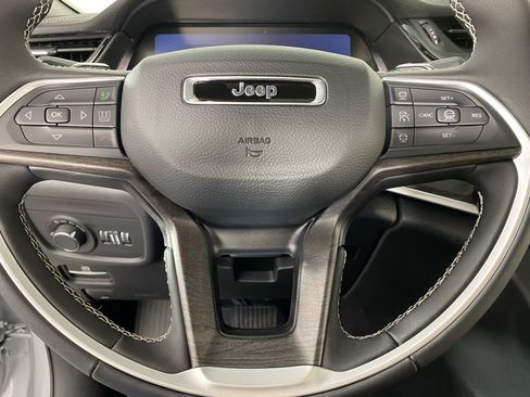 New 2026 Jeep Grand Cherokee Altitude AWD/4WD image 3
