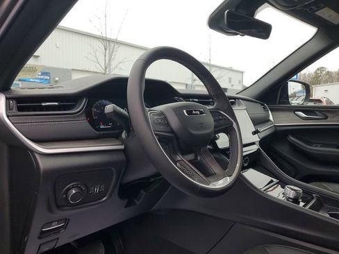 New 2026 Jeep Grand Cherokee Altitude image 20