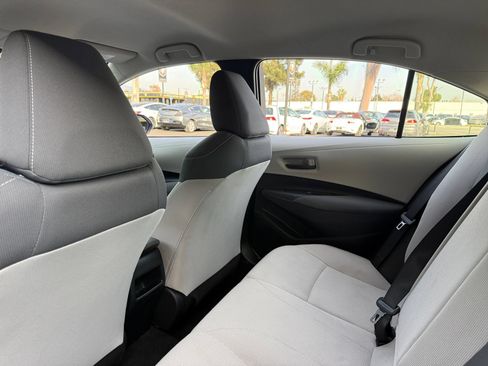 Used 2022 Toyota Corolla LE FWD image 17