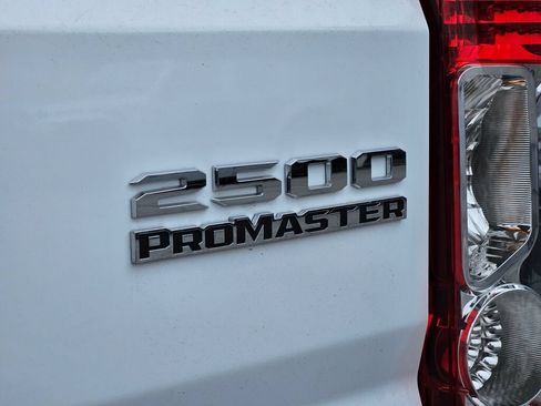 Used 2025 RAM ProMaster 2500 w/ Quick Order Package 22G SLT FWD image 11