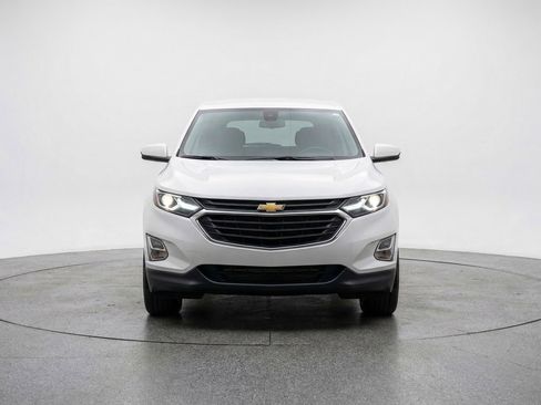 Used 2025 Chevrolet Equinox LT FWD image 2