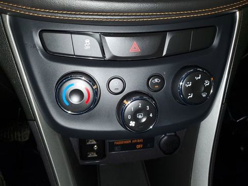 Used 2017 Chevrolet Trax LT w/ LT Convenience Package image 19