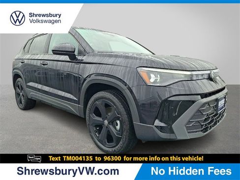 New 2026 Volkswagen Taos SE image 1