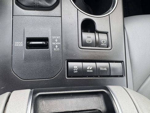 Certified 2021 Toyota Highlander XLE image 36