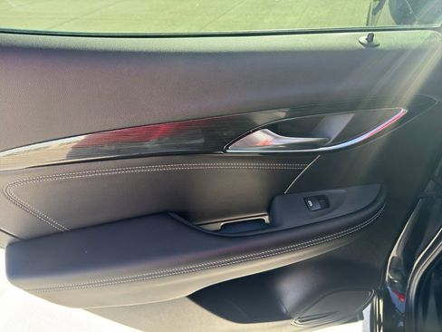 Used 2023 Buick Envision Preferred image 11