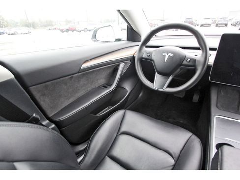 Used 2023 Tesla Model 3 Standard Range image 11