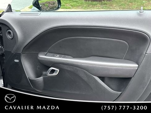 Used 2018 Dodge Challenger R/T Plus RWD image 10