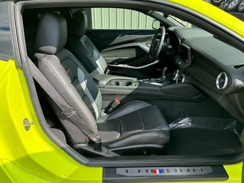 Used 2020 Chevrolet Camaro SS RWD image 32