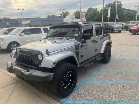Used 2016 Jeep Wrangler Unlimited Sport AWD/4WD image 2