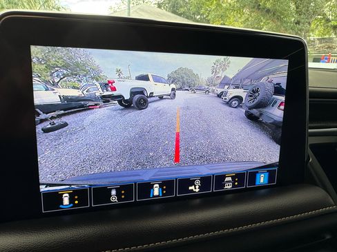 Used 2021 GMC Yukon SLT w/ SLT Premium Package image 14