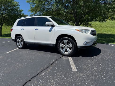 Used 2012 Toyota Highlander Limited w/ Tow Pkg FWD image 1