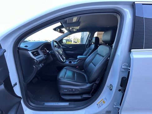 Used 2023 GMC Acadia SLT image 17