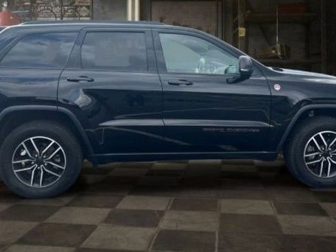 Used 2020 Jeep Grand Cherokee Trailhawk AWD/4WD image 2