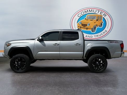 Used 2019 Toyota Tacoma TRD Off-Road image 2