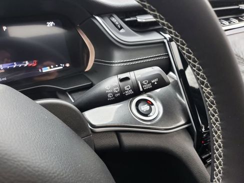 Certified 2023 Jeep Grand Cherokee Altitude image 16