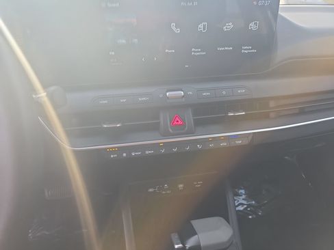 Used 2025 Kia K4 FWD image 16