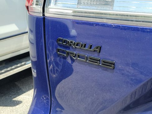 Used 2024 Toyota Corolla Cross AWD Hybrid image 7