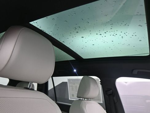 Used 2023 Volkswagen Tiguan SEL R-Line image 52