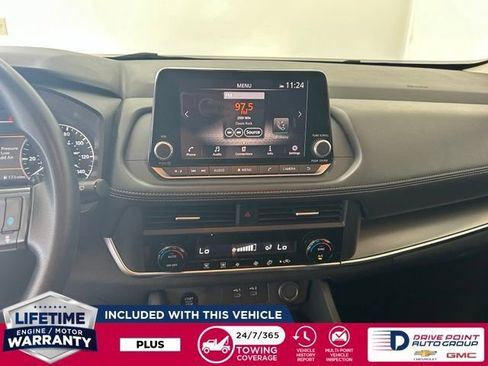 Used 2024 Nissan Rogue SV AWD/4WD image 18