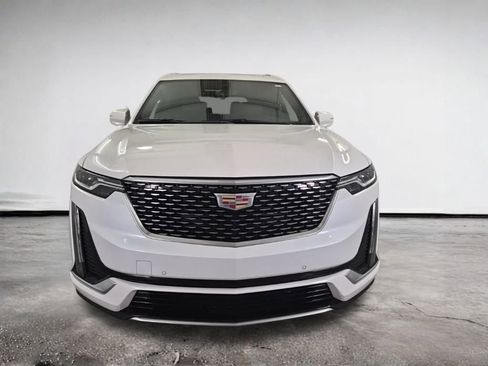 Certified 2025 Cadillac XT6 Premium Luxury image 4