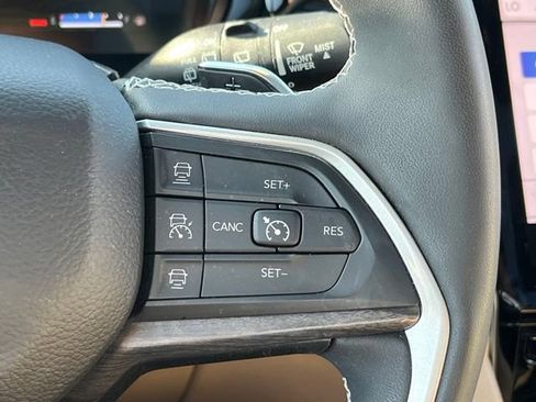 Used 2022 Jeep Grand Cherokee Limited 4xe w/ Luxury Tech Group II AWD/4WD image 19