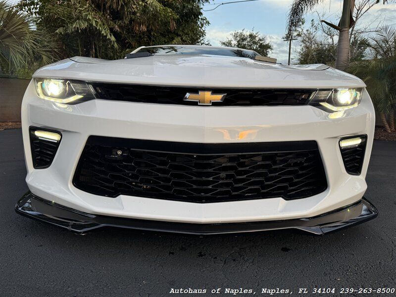 Used 2018 Chevrolet Camaro SS RWD image 5