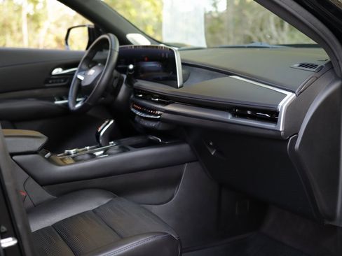 Certified 2024 Cadillac XT4 Sport image 35